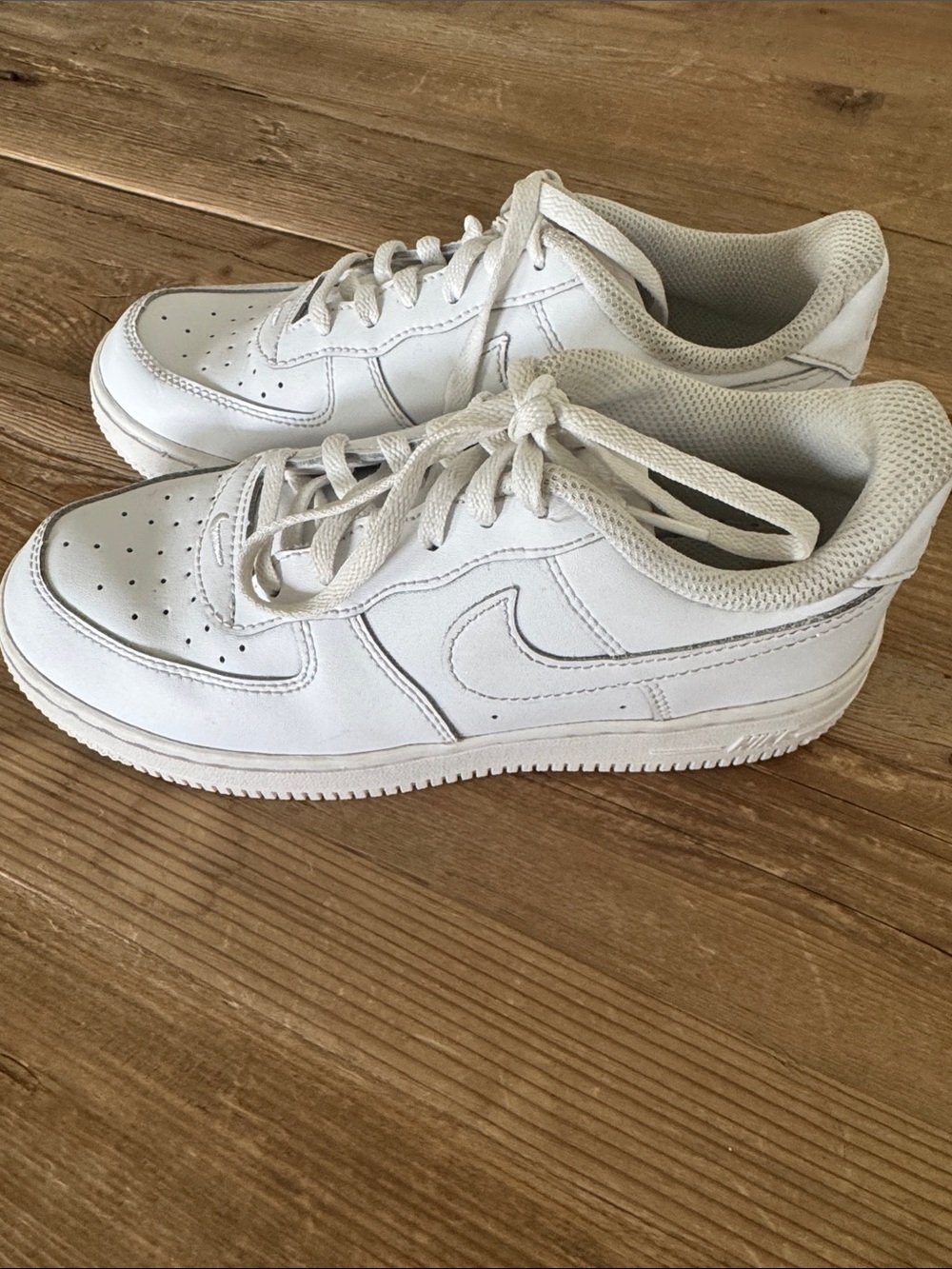 Nike Air Force White Kids Sneakers - Classic Low Top
